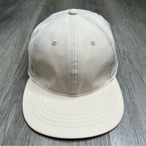 Vuori Logo Running Baseball Hat Cap Cream Adjustable Lightweight Workout‎